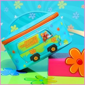 LIMITED EDITION SCOOBY-DOO™ X GLAMLITE MYSTERY MACHINE MAKEUP BAG!!NWOT!